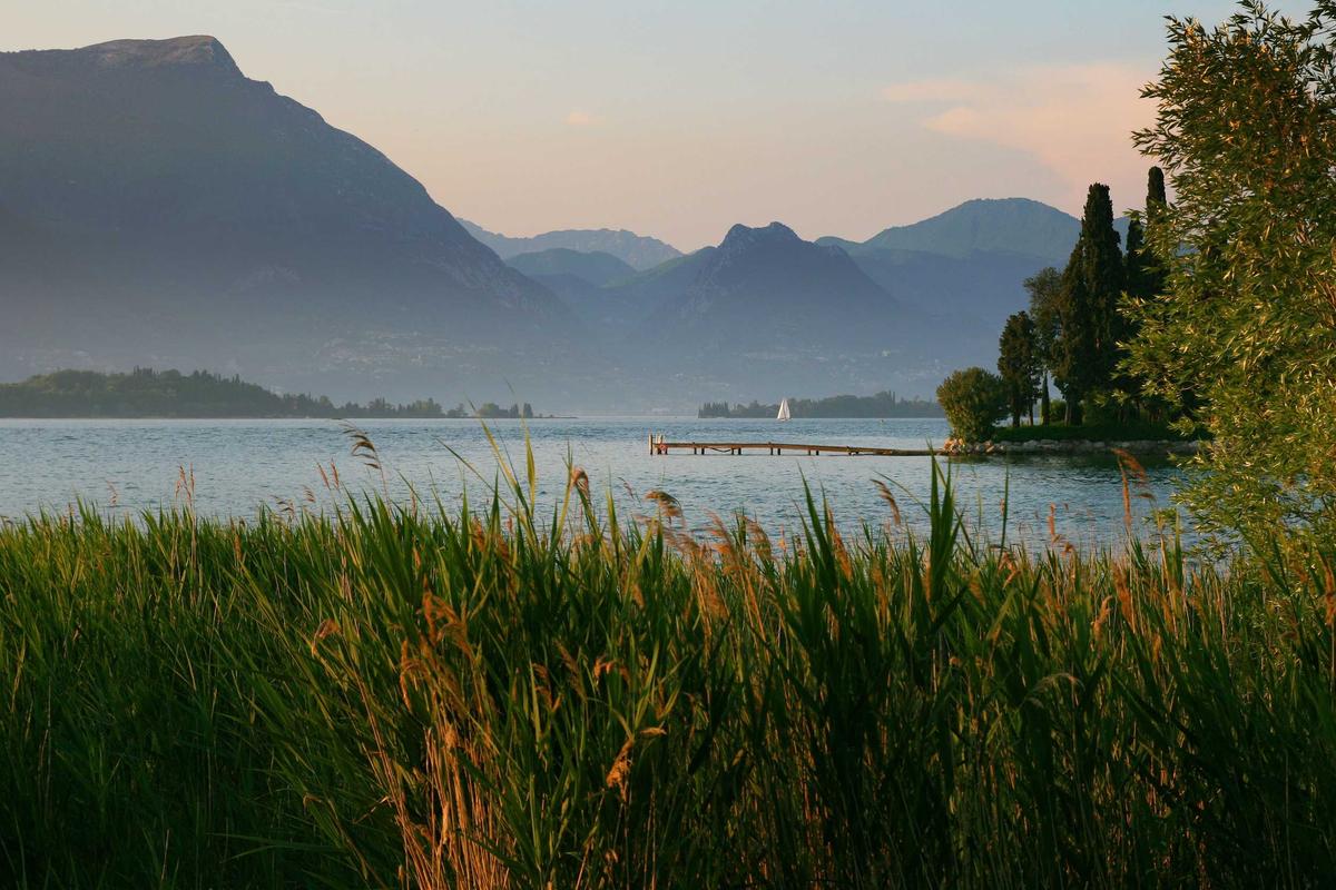 last minute travel deals & how to find them